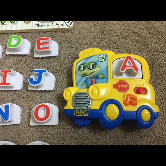 Melissa and Doug Peg Puzzle & Leapfrog Phonics Toy - Picture 5 of 12